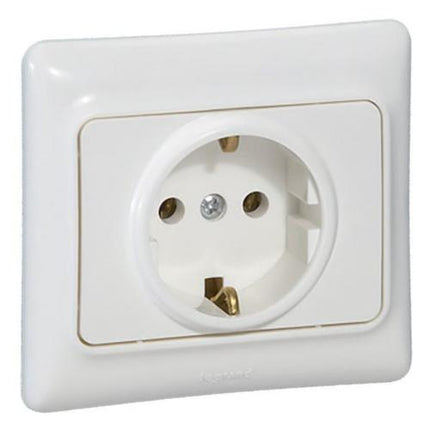 782111Legrandمقبس كابتيكا 2P+E معيار ألماني 16A 250V أبيض