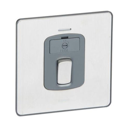 832035Legrandوحدة توصيل مصهرة مزدوجة القطب سينرجي سليك مع مؤشر LED أزرق من الفولاذ المقاوم للصدأ المصقول