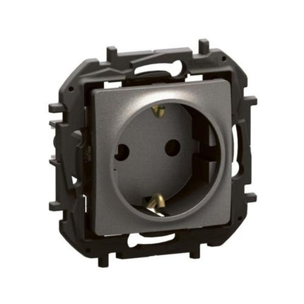 NP3121MGLegrandمقبس نيلوé 2P+E شوكو 16A 250V مدمج