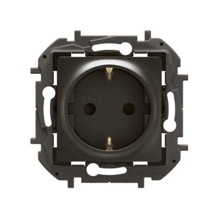 NP3120BKLegrandمنفذ نيلوه 2P+E SCH مع مصاريع أسود 16A 250V AC