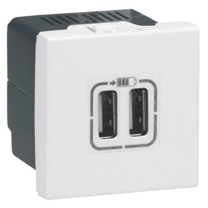 572078Legrandشاحن مصدر طاقة USB Arteor منفذ USB مزدوج 5V 1500mA أبيض