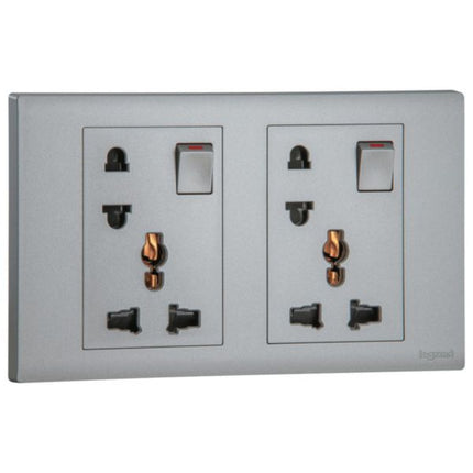 MEC32054SLLegrandمقبس أوبريا ثنائي 16A متعدد المعايير يورو-أمريكي مع مفتاح فضي داكن