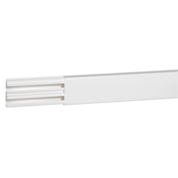 030014LegrandDLPlus Mini-Trunking بقسمين أبيض 32x12.5mm