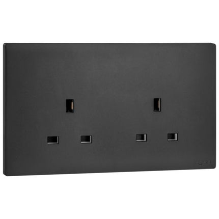 MEC31033BLLegrandمقبس أوبريا 2 فتحة معيار بريطاني 13A غير مفتاح أسود مات