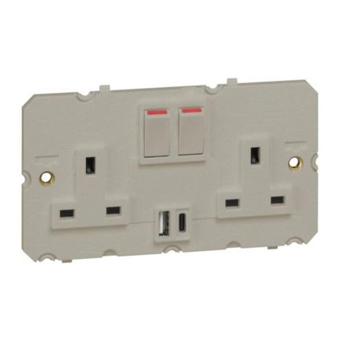 571081Legrandمقبس Arteor بمعيار بريطاني مع شاحن USB Type-A+C 13A لون شمبانيا