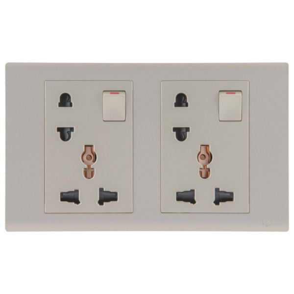 MEC32054CHLegrandمقبس أوبريا ثنائي 16 أمبير متعدد المعايير يورو-أمريكي مع مفتاح ذهبي