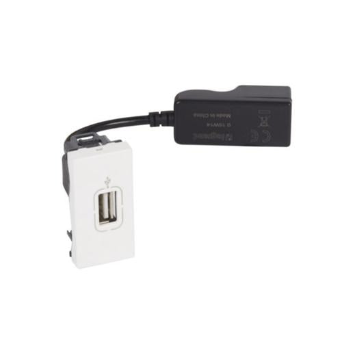 572023Legrandمضخم بيانات USB أنثى أرتيور أبيض نسخة مربعة