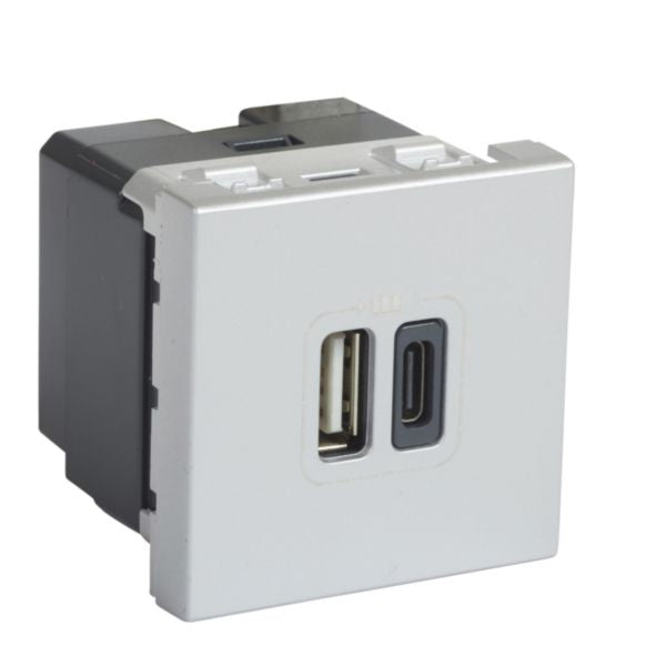 572577Legrandمقبس شحن أرتيور USB Type-A Type-C 3A 15W ماغنيسيوم