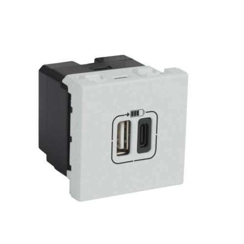 570077Legrandأرتيور مقبس شحن USB Type-A Type-C 3A 15W ألومنيوم ناعم