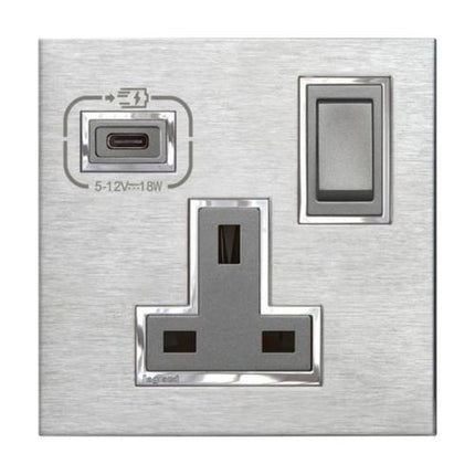 572629ALegrandأرتيور مقبس كهربائي أحادي القطب مع شاحن USB-C 18W