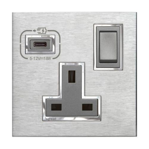 572629ALegrandأرتيور مقبس كهربائي أحادي القطب مع شاحن USB-C 18W