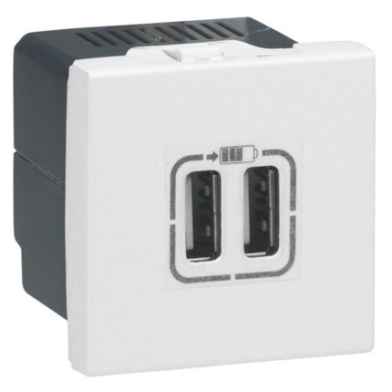 572078Legrandشاحن مصدر طاقة USB Arteor منفذ USB مزدوج 5V 1500mA أبيض