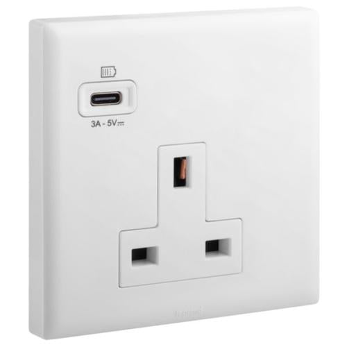 618030Legrandإيلو - مقبس معياري بريطاني 13A بدون مفتاح + USB C أبيض