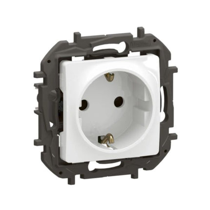NP3122WHLegrandمقبس نيلوه 2P+E شوكو 16A 250V أبيض مدمج