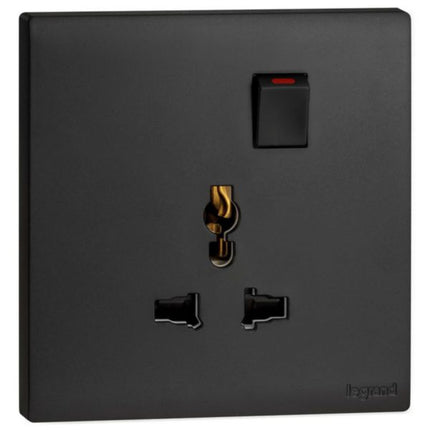 MEC32045BLLegrandمقبس أوبريا أحادي 16 أمبير متعدد المعايير مع مفتاح - أسود مات