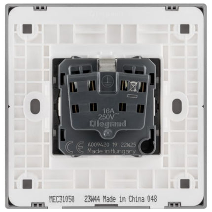 MEC31050BLLegrandمقبس ألماني Obria أحادي 16A قطبين مع التأريض أسود مات
