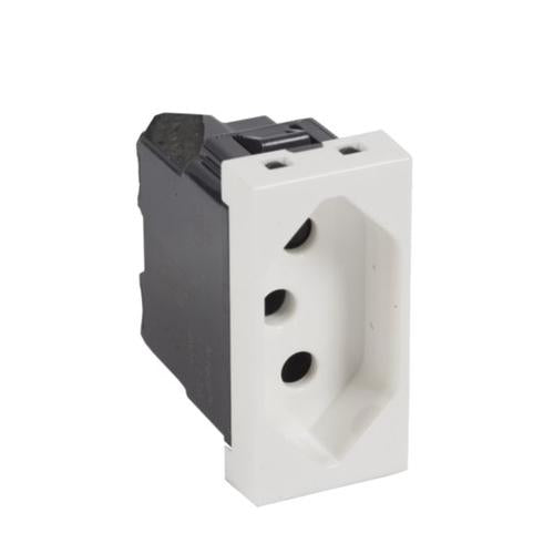 572136Legrandمقبس ليجراند 2P+E 1M جديد أبيض RSA 16A 250V