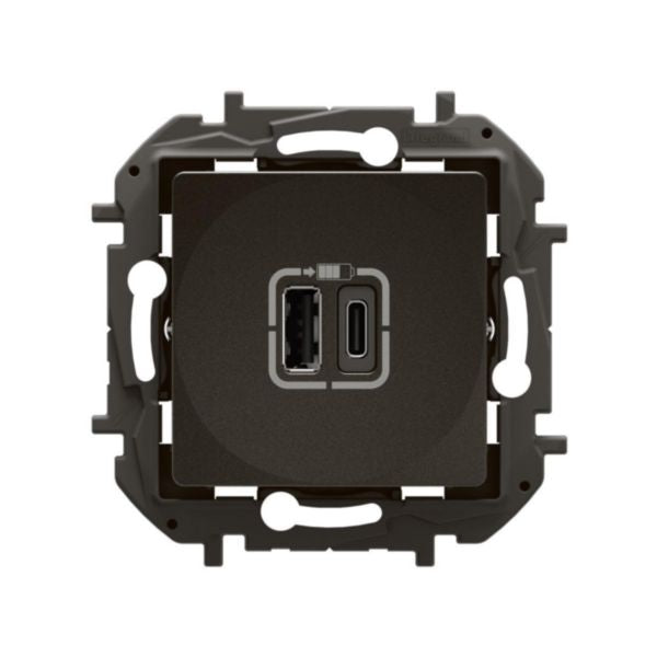 NP3403BKLegrandشاحن نيلويه USB مزدوج نوع A+C أسود مثبت بالجدار
