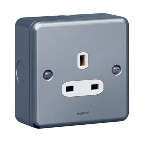 733865Legrandمقبس Synergy أحادي المجموعة غير محول 13A 250V معدني