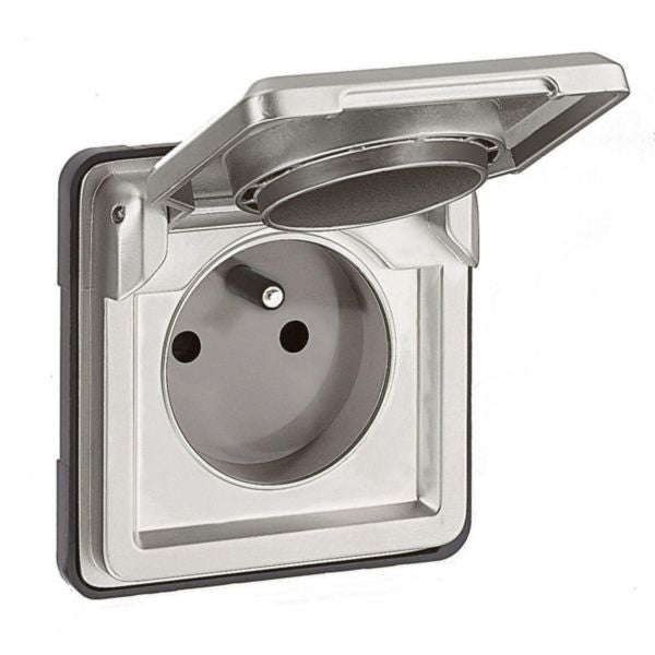 077831Legrandمأخذ كهربائي فرنسي Legrand Soliroc 16A IP55 IK10