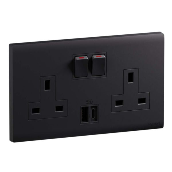 MEC33090BLLegrandأوبريا مقبس تبديل ثنائي BS 13A مع USB A+C 15W أسود غير لامع