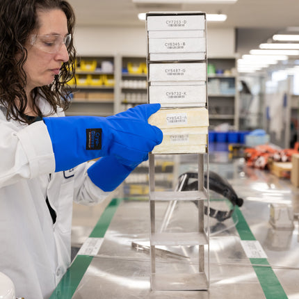 B33 Series Polyester Autoclave and Cryogenic Labels with Vial Top