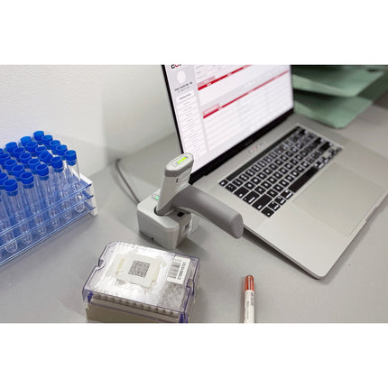 CR2700 Handled Barcode Reader with Charging Station