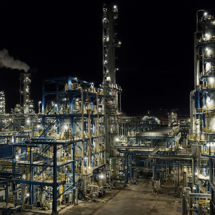 كشاف ليد مقاوم للانفجار من أونور لايتينج | إضاءة المناطق الخطرة