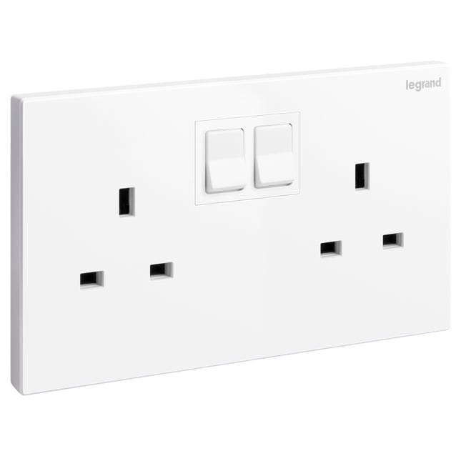 Legrand Galion 2 Gangs British Standard Switched Socket Outlet 13A White | 282481