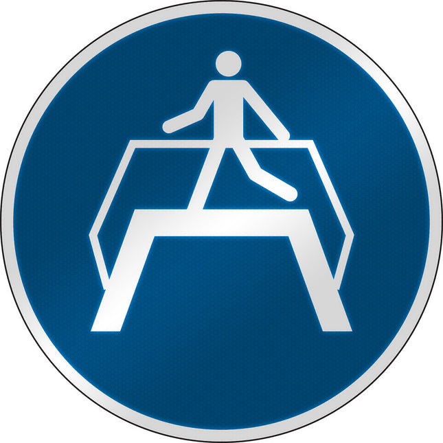 ISO Safety Sign  Use footbridge