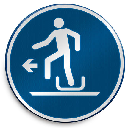 ISO Safety Sign  Alighting from toboggan to the left