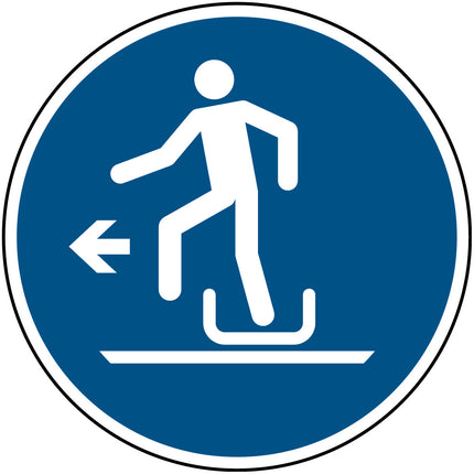ISO Safety Sign  Alighting from toboggan to the left