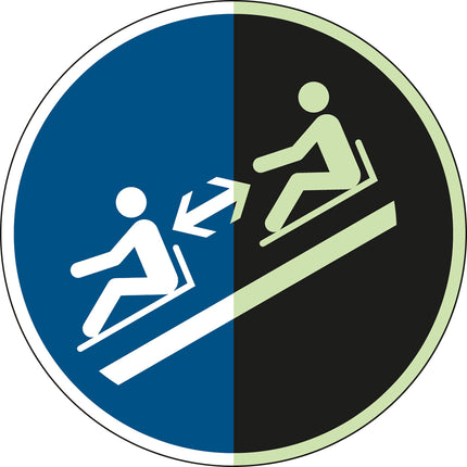 ISO Safety Sign  Keep distances