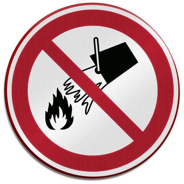 ISO Safety Sign  Do not extinguish with water