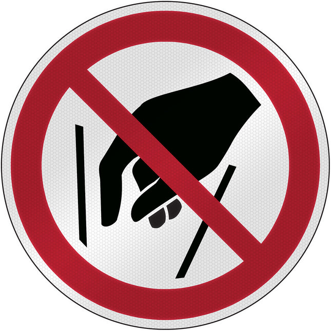 ISO Safety Sign  No reaching in