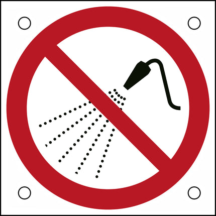 ISO Safety Sign  Do not spray with water
