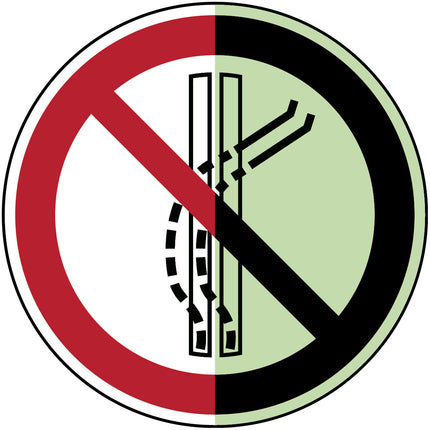 ISO Safety Sign  Do not leave the towtrack