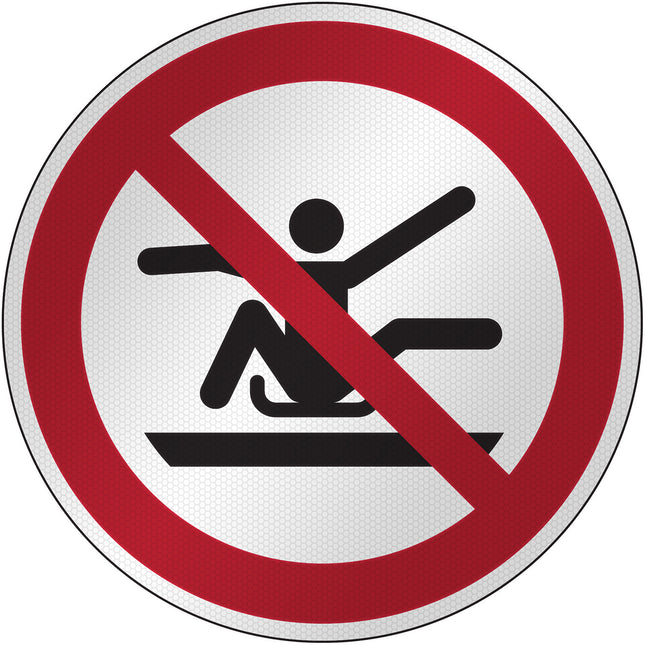 ISO Safety Sign  Do not stretch out of toboggan