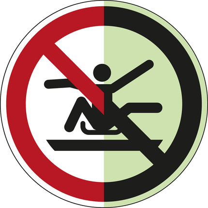 ISO Safety Sign  Do not stretch out of toboggan