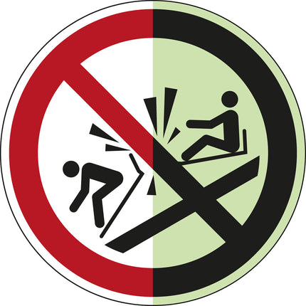 ISO Safety Sign  Do not ram into toboggan