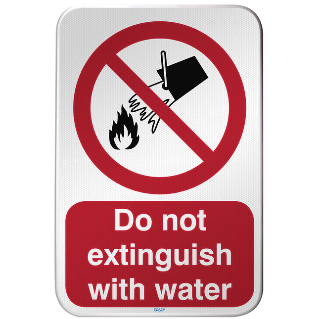 ISO Safety Sign  Do not extinguish with water