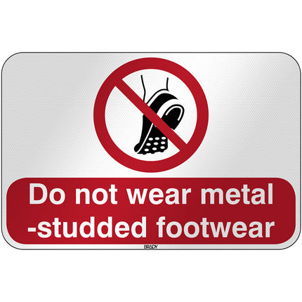 ISO Safety Sign  Do not wear metalstudded footwear