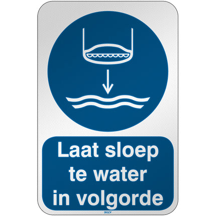 ISO Safety Sign  Lower lifeboat to the water in launch sequence