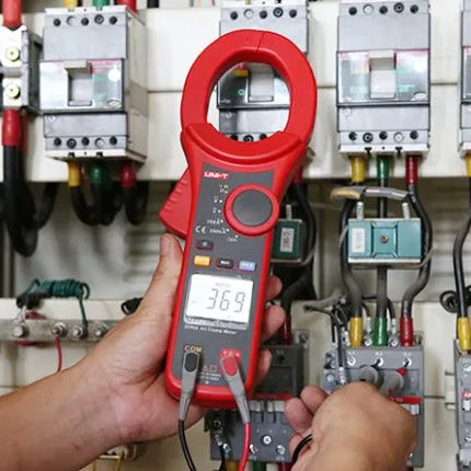 UNI T 2000A 750V Digital Clamp Meter | UT220