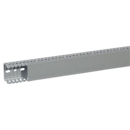 636111Legrandقناة كابلات ترانسكاب من ليجراند 60x40 ملم رمادي RAL 7030