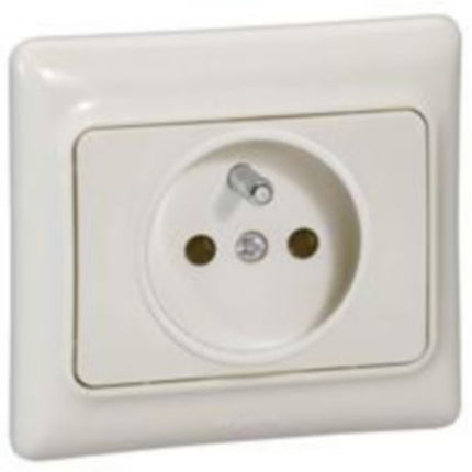 782157Legrandمنفذ كهربائي قياسي فرنسي Kaptika 2P+E مع حماية الأطفال 16A 250V عاجي