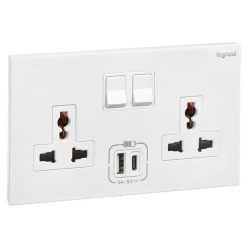 282444Legrandغاليون مقبس كهربائي متعدد المعايير بمفتاح 2 مجموعة مع شاحن USB أبيض