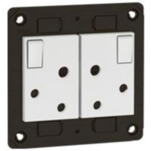 572022Legrandأرتيور مقبس مزدوج 16A 2x2P+E محمي أبيض
