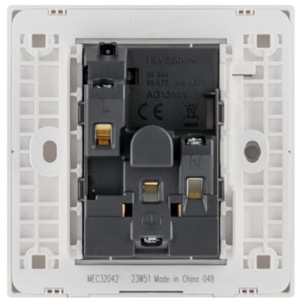 MEC32042WHLegrandمقبس كهربائي أوبريا أحادي 15 أمبير معياري بريطاني مع مفتاح أبيض مات
