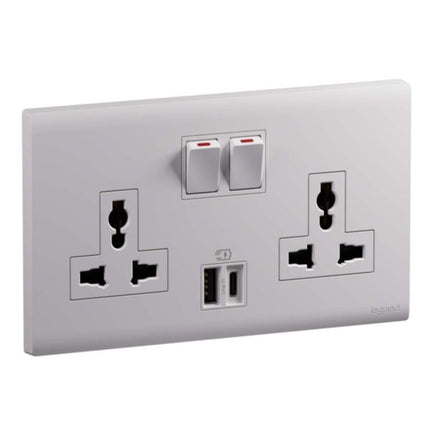 MEC33077WHLegrandمقبس أوبريا ثنائي 16A متعدد المعايير مع USB A+C 27W أبيض مات